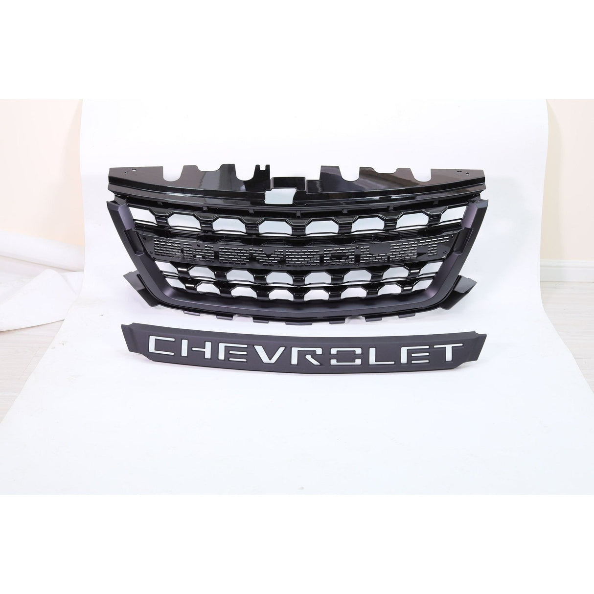 2015-2019 Chevrolet Colorado | Raptor Style Grille - Truck Accessories Guy