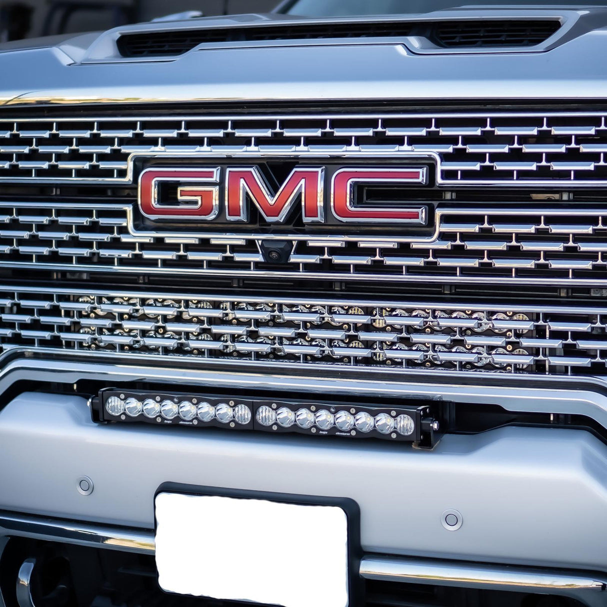 Baja Designs GMC 2020-22 Sierra 2500HD/3500HD Dual 30in Grille Light Bar Kit