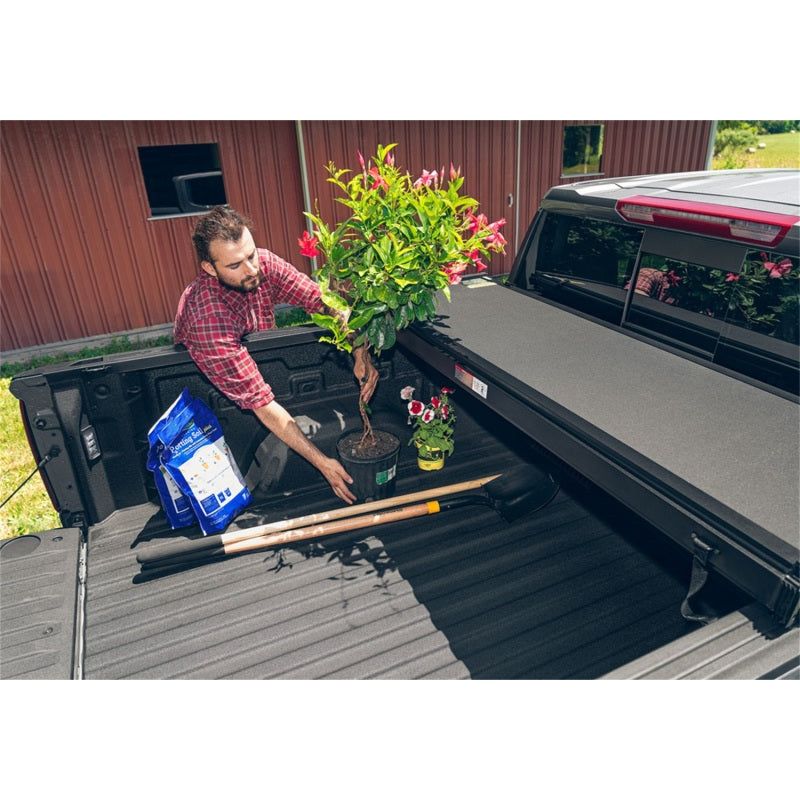 Extang 19-23 Chevy/GMC Silverado/Sierra 1500 (5ft. 10in. Bed) Solid Fold ALX