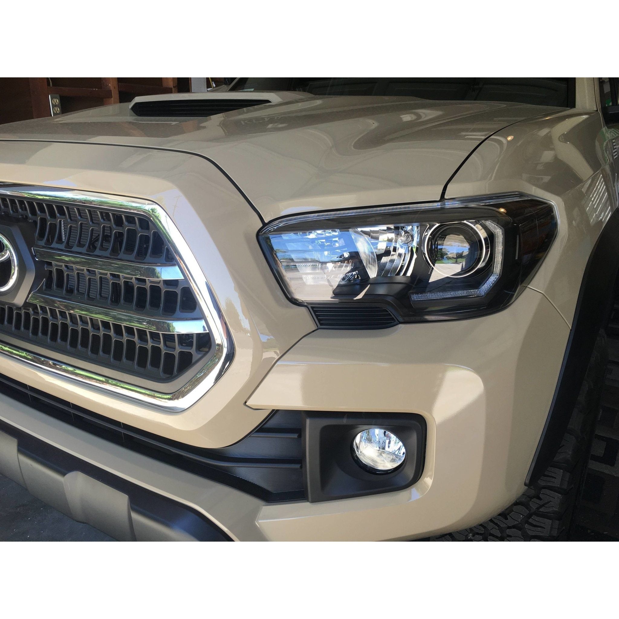 20162020 Toyota Headlights Black Headlights W/ DRL NP