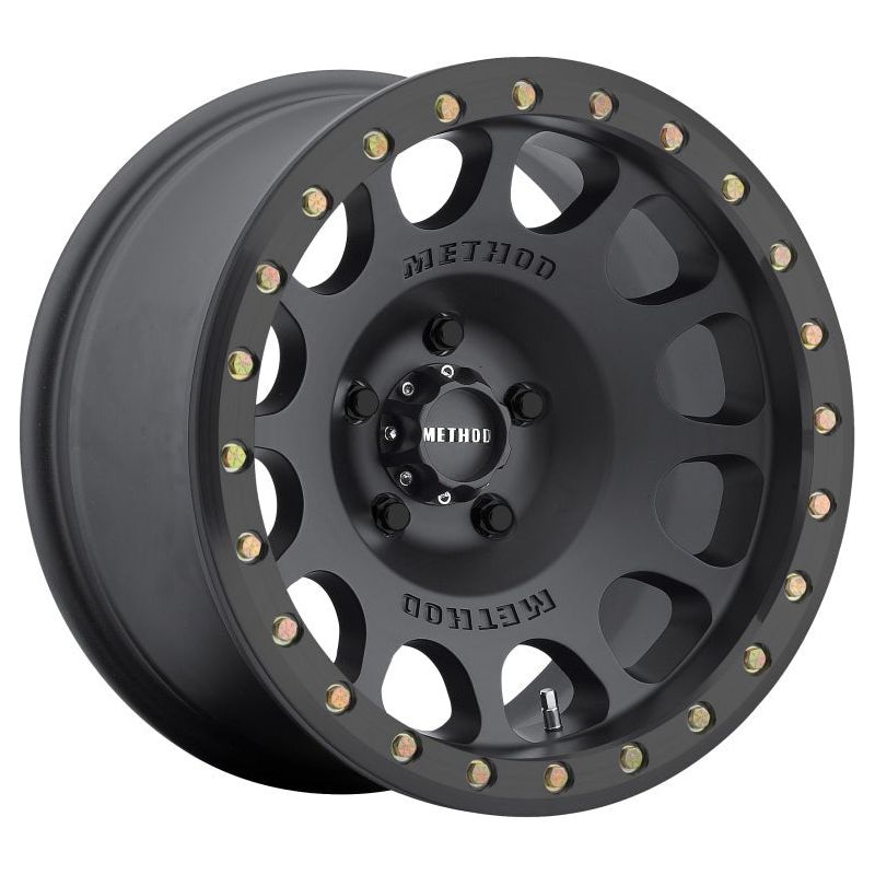 Method MR105 Beadlock 17x9 -38mm Offset 5x5 71.5mm CB Matte Black w/BH-H24125 Wheel - NP Motorsports