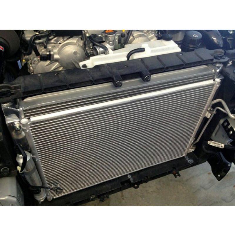 Mishimoto 09+ Nissan 370Z Manual Radiator - NP Motorsports